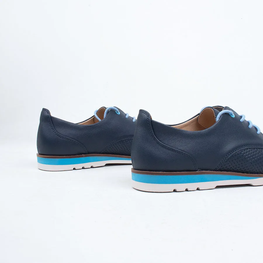 Daisie Lace Up