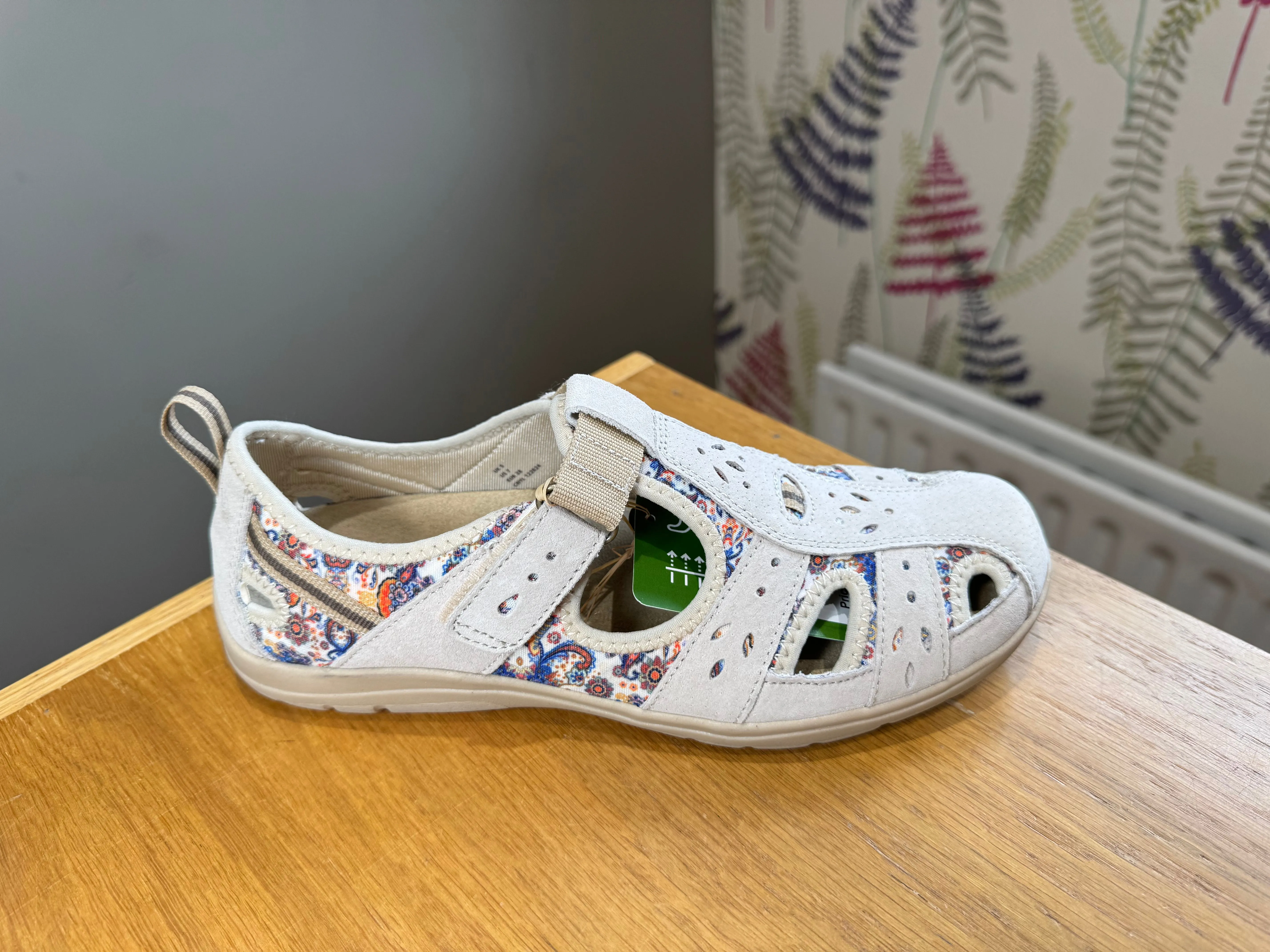 Free Spirit Cleveland Beige Multi Shoe