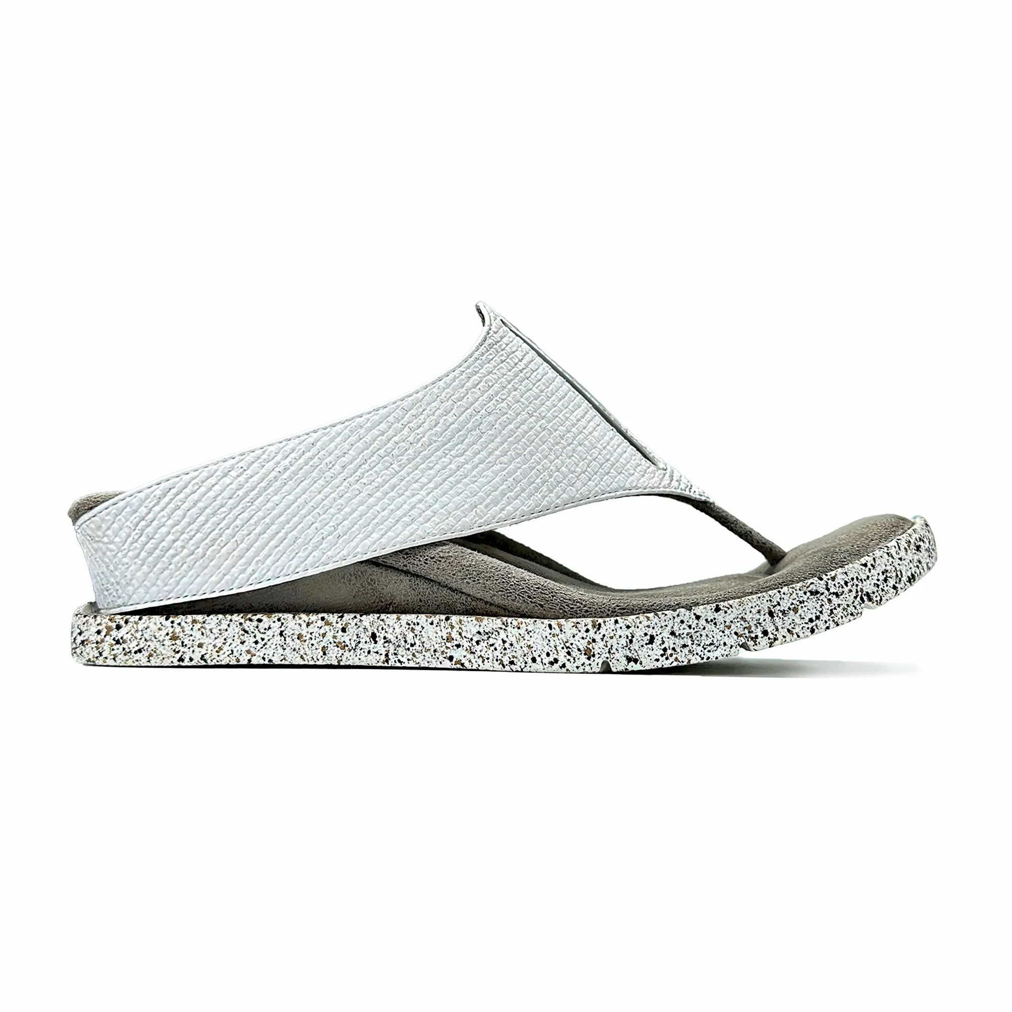 Iris 2 - White flips to Black
