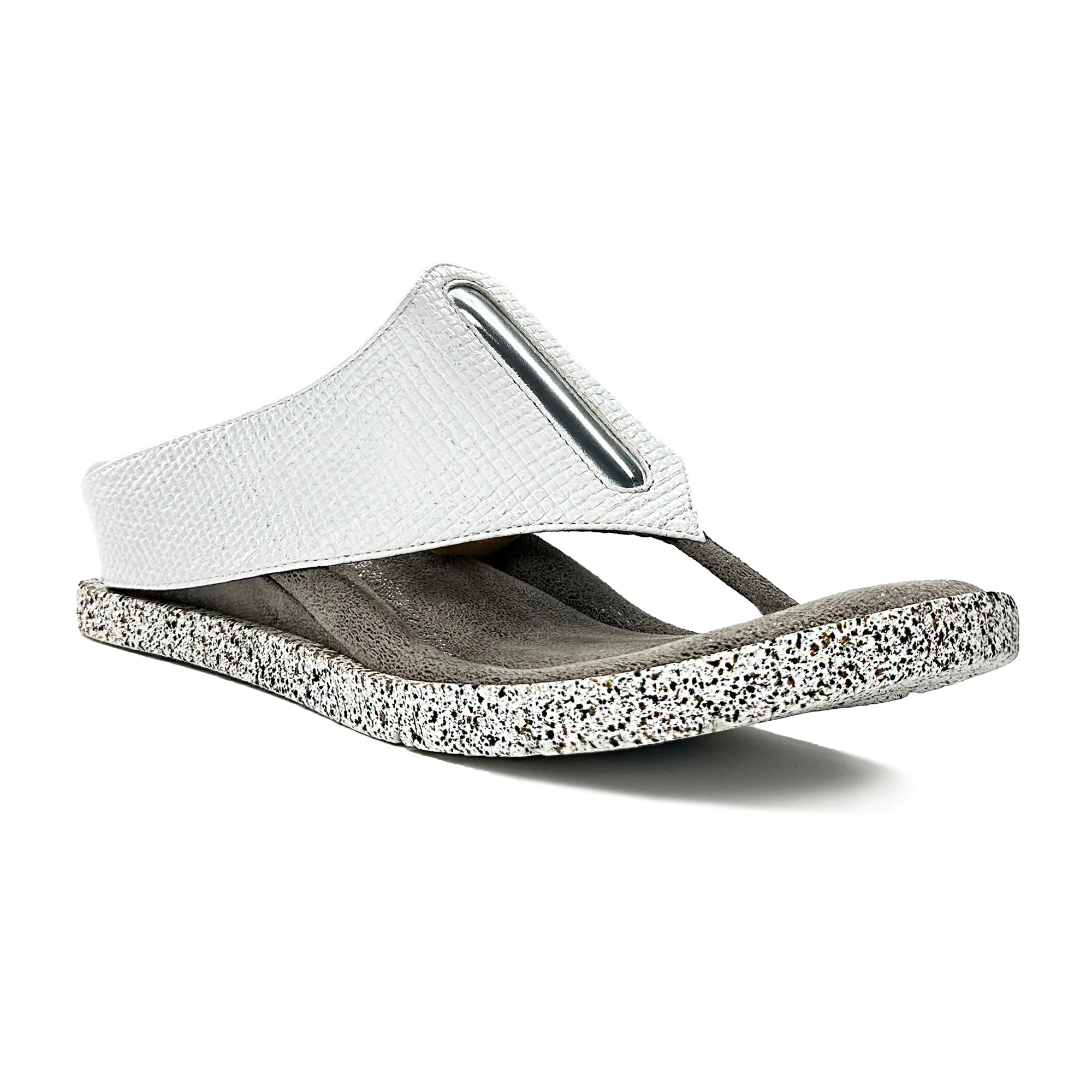 Iris 2 - White flips to Black
