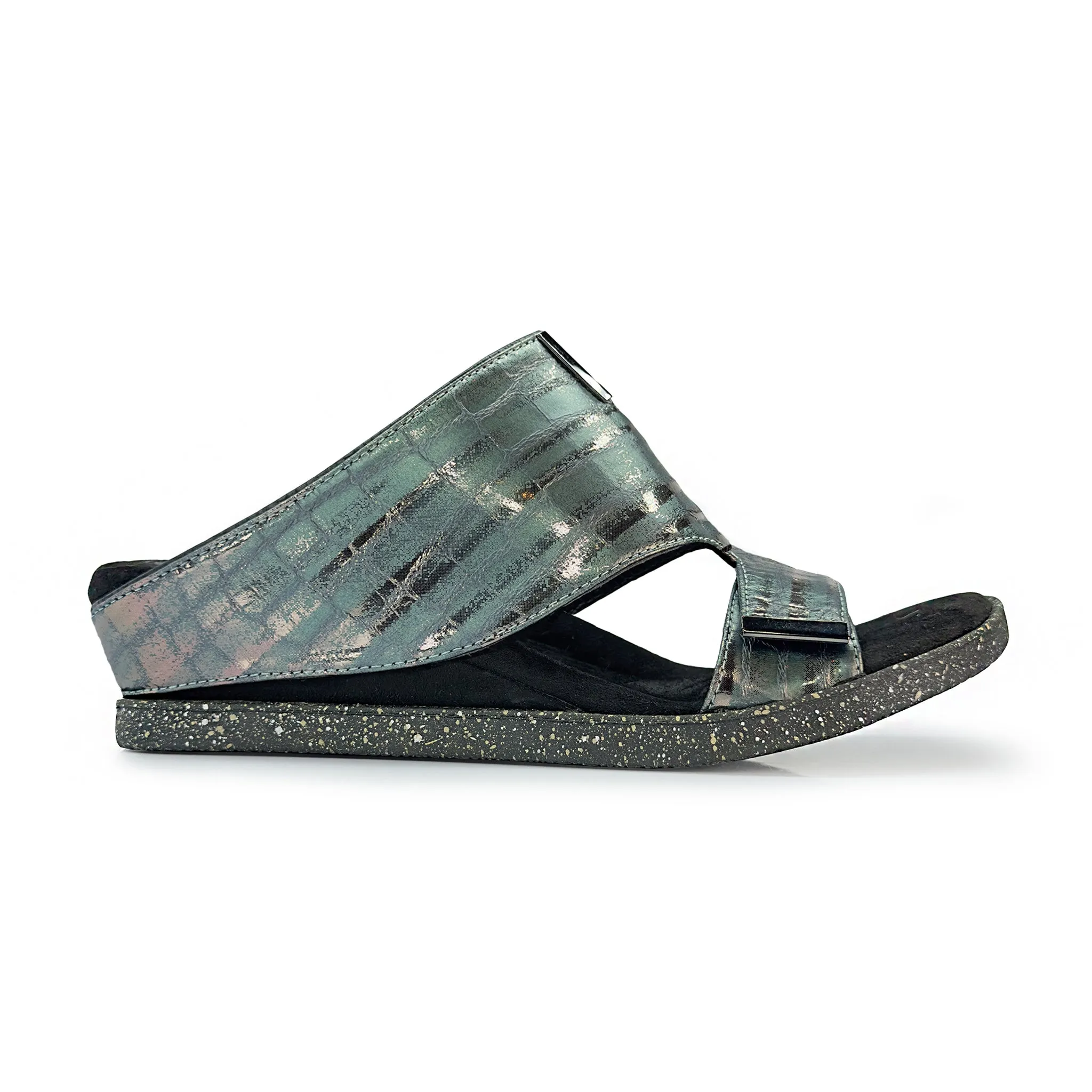 Kleo 6 - Metallic Teal Flips to Black