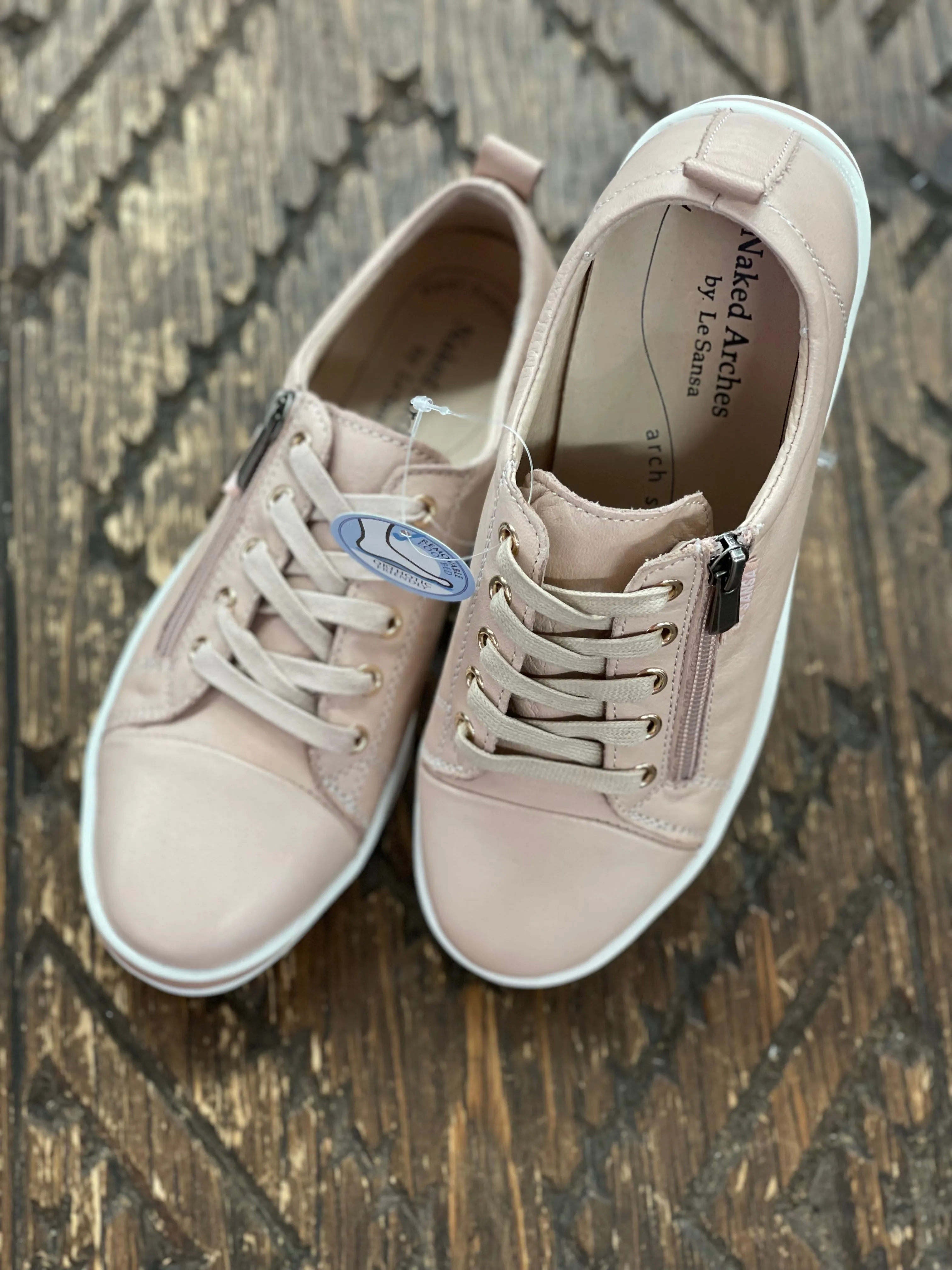 Le Sansa Iskon Blush Sneaker