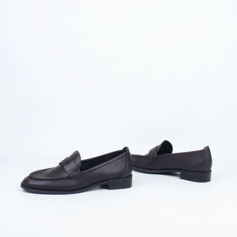 Lucia Loafer
