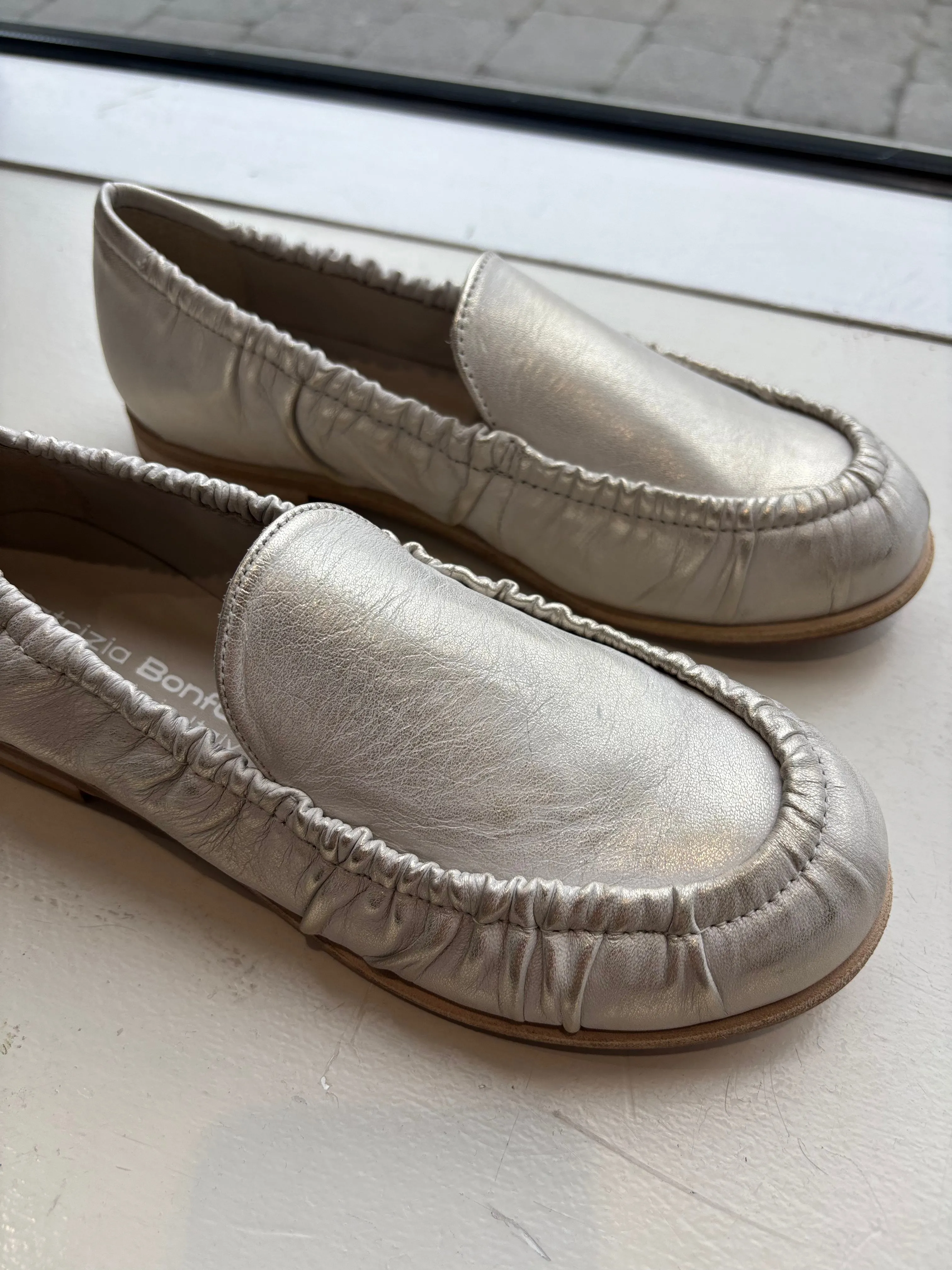 Millie Brushed Platino Shoe