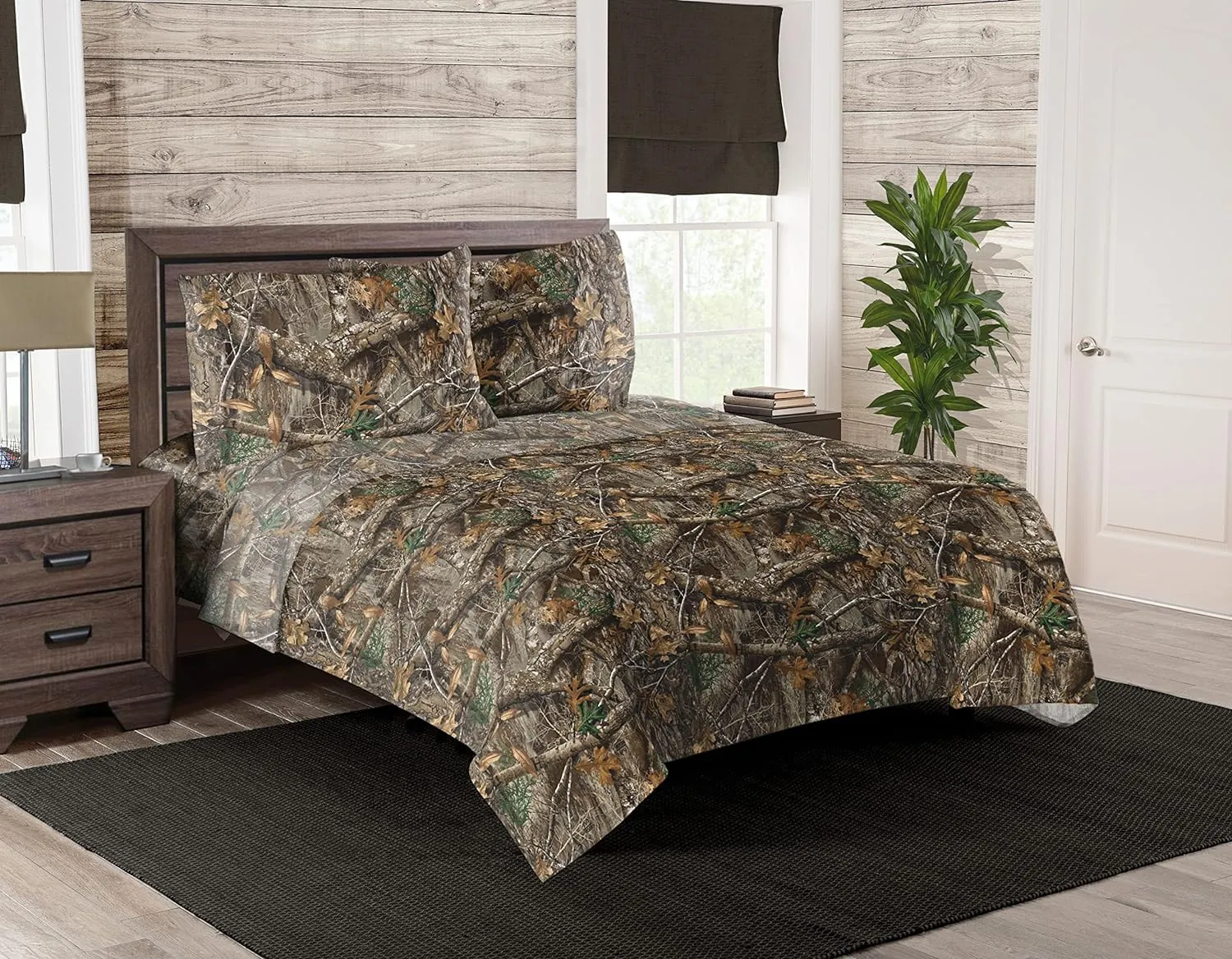 Northwest Realtree 4-Piece Queen Sheet Set, 1 Fitted Sheet, 1 Flat Sheet, 2 Pillowcases, Camo Bedding, Cabin Sheets, Realtree Edge