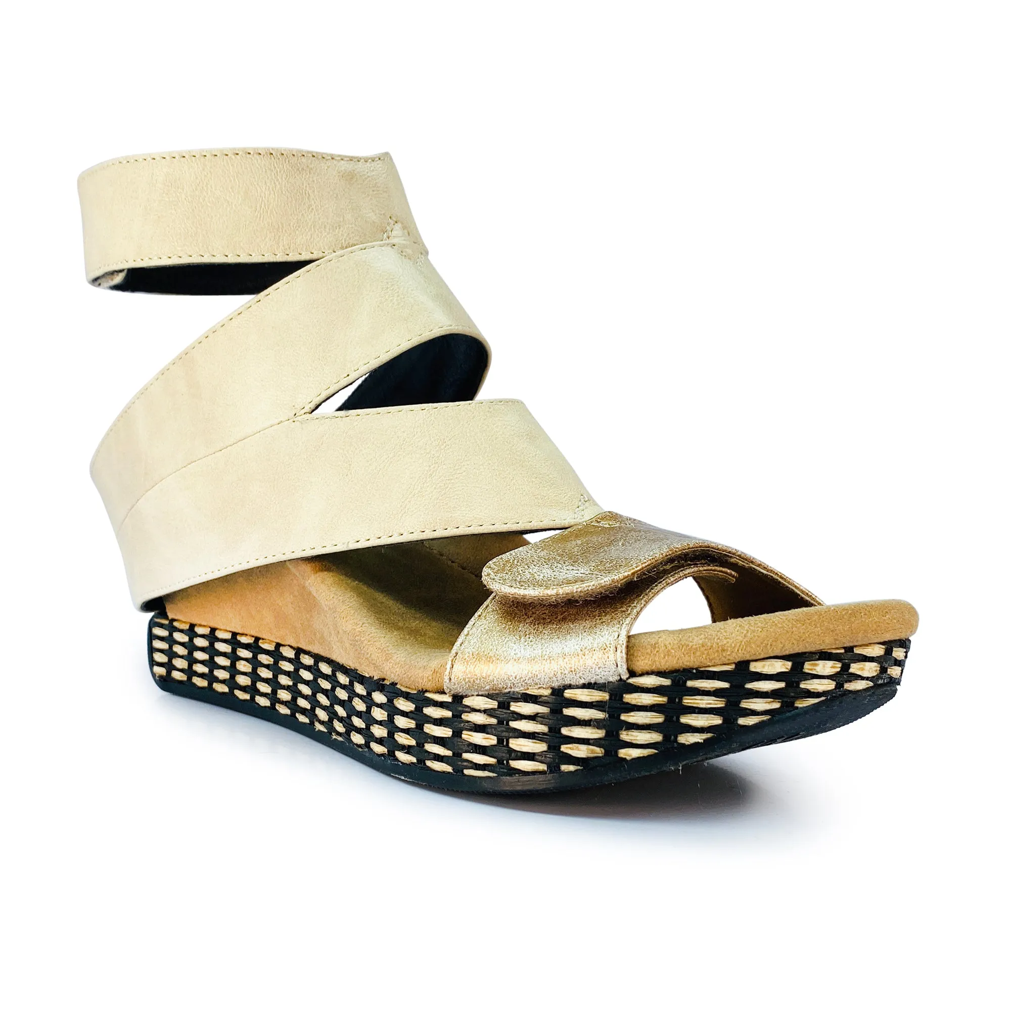 "As Is" Olivia 4 - Cream flips to Black