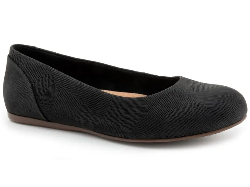 Softwalk Sonoma - Women's Flat Black Embossed (034)