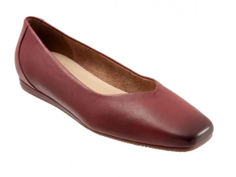 Softwalk Vellore - Women's Flat