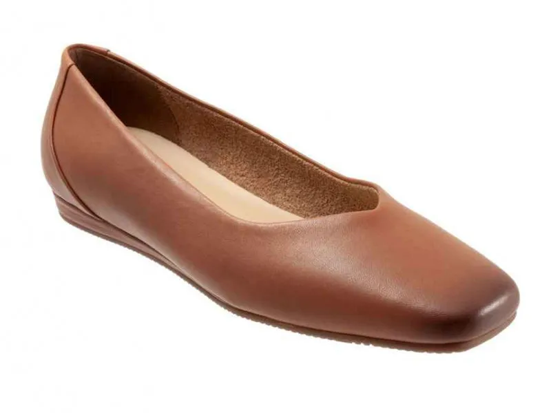 Softwalk Vellore - Women's Flat