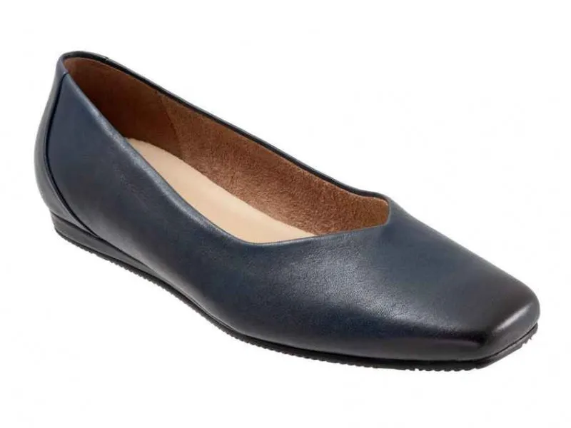 Softwalk Vellore - Women's Flat