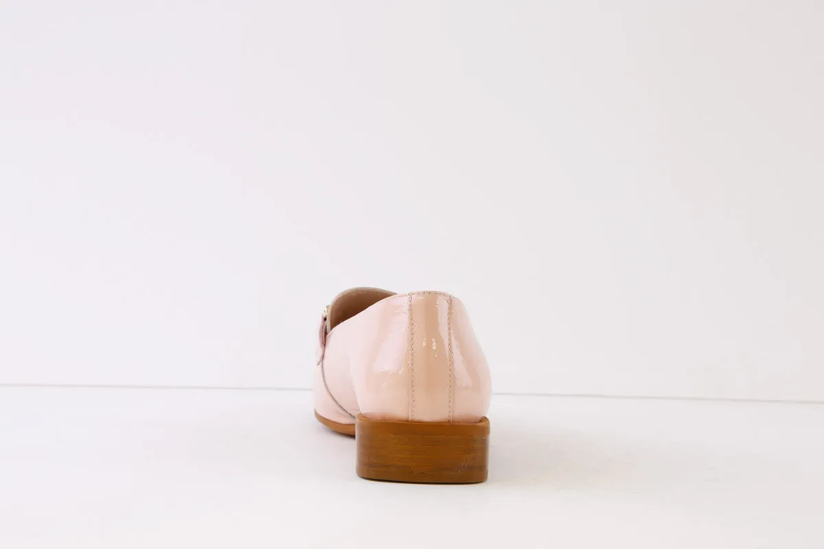 WONDERS - B-7633 FLAT SLIP-ON SHOE WITH GOLD CHAIN - BABY PINK PATENT