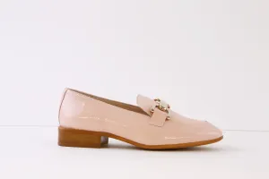 WONDERS - B-7633 FLAT SLIP-ON SHOE WITH GOLD CHAIN - BABY PINK PATENT